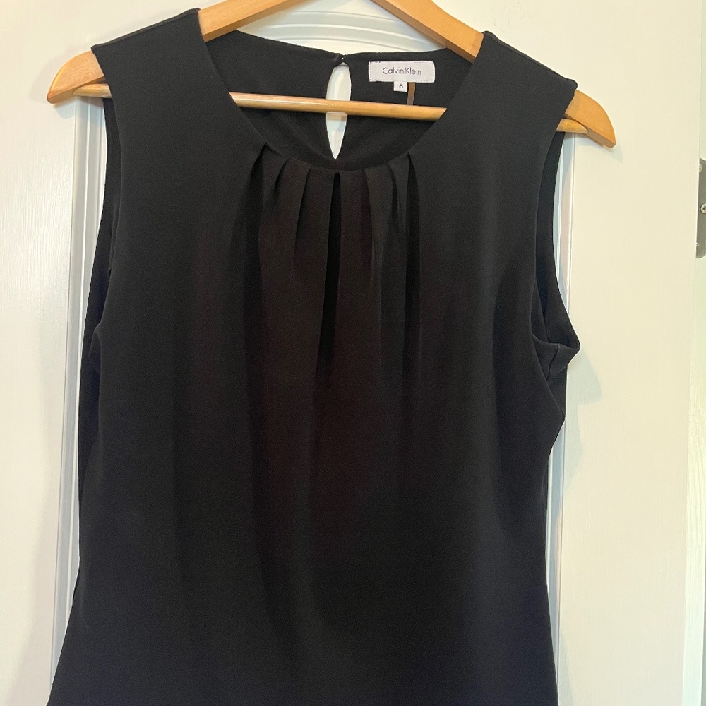 Calvin Klein Women’s Black Sleeveless Scoop Pleated Neck Blouse – Size 8
